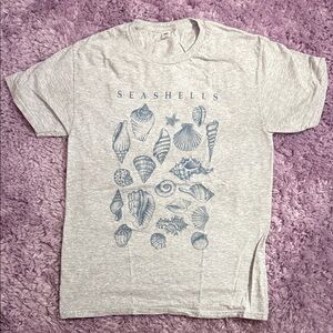 Fruit of the Loom: Light Gray Seashells Tee - Size Small